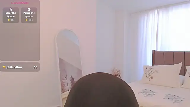 Snapshot of TumiLio chatting on January 27, 2025, 8:29 am TumiLio online show from January 27, 2025, 8:29 am