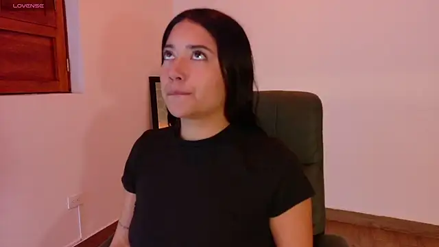 Snapshot of Susy_thomson chatting on December 14, 2025, 1:56 am Susy thomson online show from December 14, 2025, 1:56 am