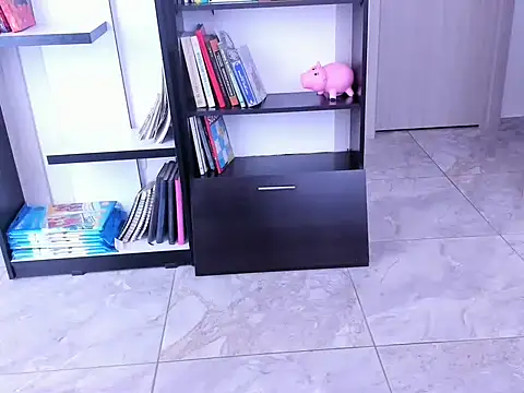 Snapshot of yenlo01 chatting on September 9, 2025, 3:54 pm yenlo01 online show from September 9, 2025, 3:54 pm