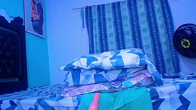 cristinapuerta- online show from December 28, 2024, 8:25 pm