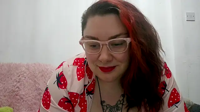 Snapshot of Bustycurves chatting on November 8, 2025, 10:02 pm Bustycurves online show from November 8, 2025, 10:02 pm