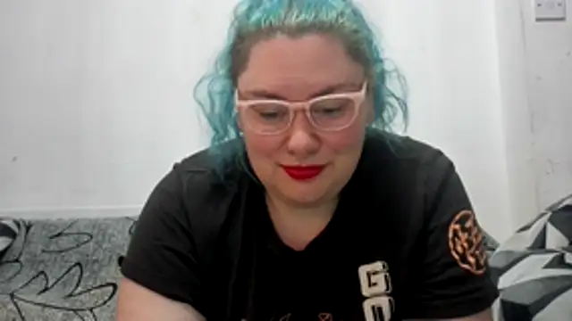Snapshot of Bustycurves chatting on August 1, 2026, 12:30 am Bustycurves online show from August 1, 2026, 12:30 am