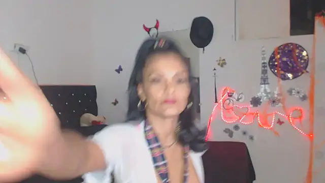 Snapshot of brigitht chatting on October 31, 2025, 5:37 am brigitht online show from October 31, 2025, 5:37 am