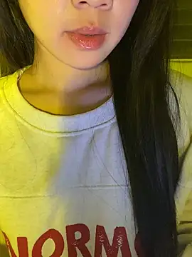 Snapshot of minmin2kk5 chatting on December 14, 2025, 3:50 pm minmin2kk5 online show from December 14, 2025, 3:50 pm