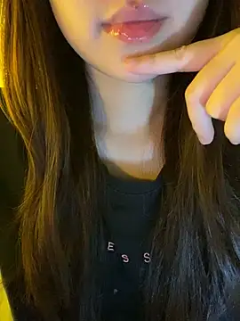 minmin2kk5 online show from April 17, 2026, 1:52 am