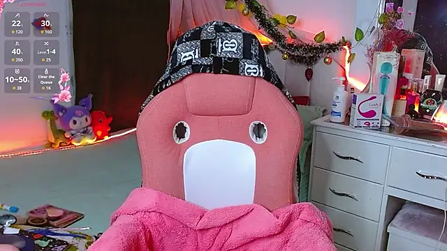 Snapshot of Littlerouse_ chatting on December 20, 2025, 11:29 pm Littlerouse online show from December 20, 2025, 11:29 pm