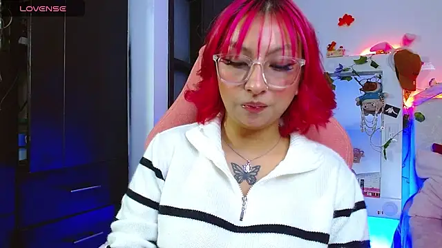 Snapshot of Littlerouse_ chatting on February 10, 2026, 6:34 am Littlerouse online show from February 10, 2026, 6:34 am