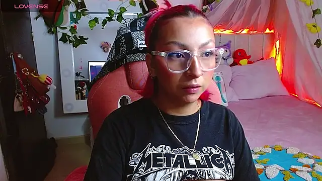 Snapshot of Littlerouse_ chatting on January 14, 2026, 7:56 am Littlerouse online show from January 14, 2026, 7:56 am