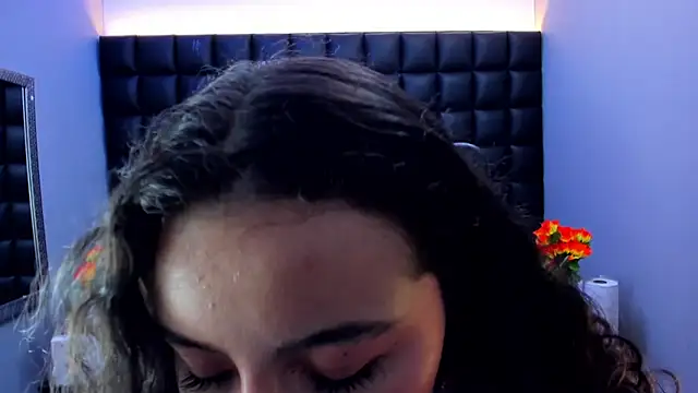 Snapshot of celeste_blue69 chatting on June 1, 2026, 3:29 am celeste blue69 online show from June 1, 2026, 3:29 am
