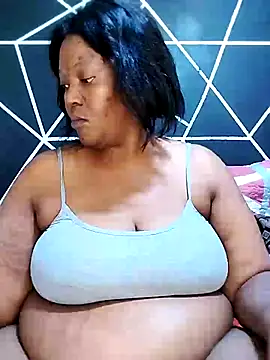 YummyChocolatexx2 online show from February 5, 2026, 8:21 am