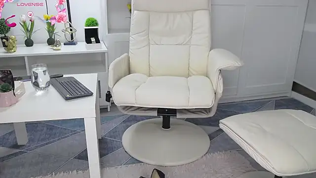 Snapshot of Anaswan chatting on October 28, 2025, 6:34 am Anaswan online show from October 28, 2025, 6:34 am