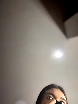 Snapshot of saracaball_ chatting on December 4, 2025, 1:26 am saracaball online show from December 4, 2025, 1:26 am