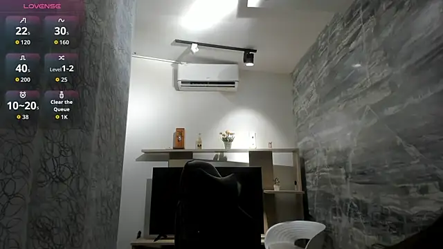 Snapshot of saracaball_ chatting on January 14, 2026, 4:27 am saracaball online show from January 14, 2026, 4:27 am