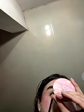 Snapshot of saracaball_ chatting on November 1, 2025, 9:52 pm saracaball online show from November 1, 2025, 9:52 pm