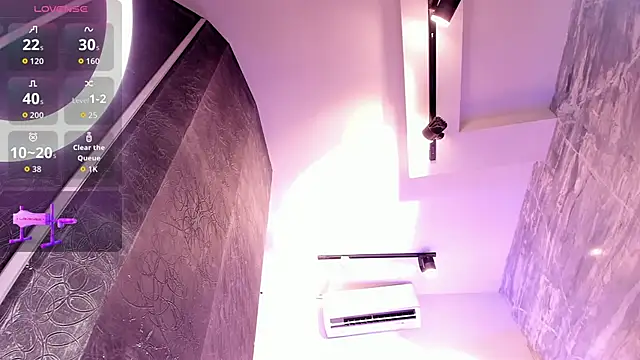 Snapshot of saracaball_ chatting on December 15, 2025, 9:04 am saracaball online show from December 15, 2025, 9:04 am