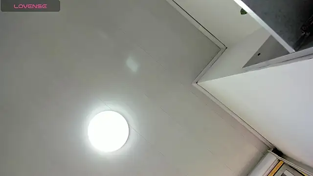 Cherllynn online show from November 26, 2025, 3:12 pm