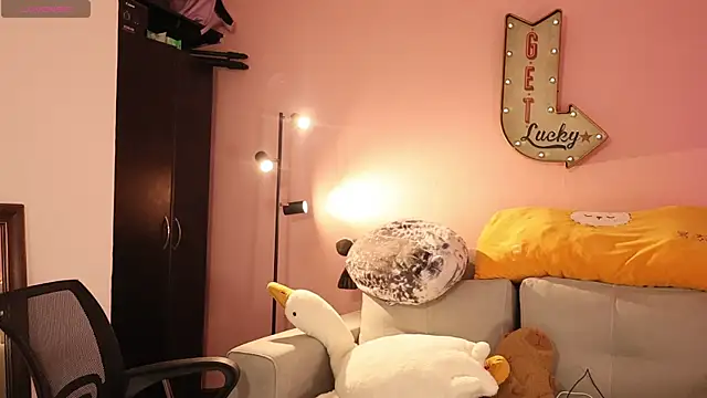 Snapshot of srtaliz chatting on November 18, 2025, 3:15 pm srtaliz online show from November 18, 2025, 3:15 pm