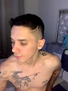 andeerr  online show from September 27, 2025, 5:13 am