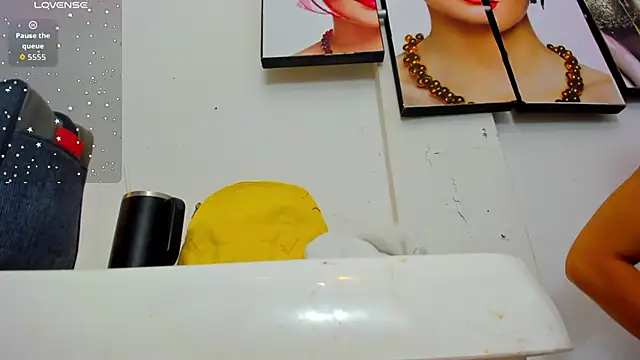 andeerr  online show from September 30, 2025, 7:31 pm