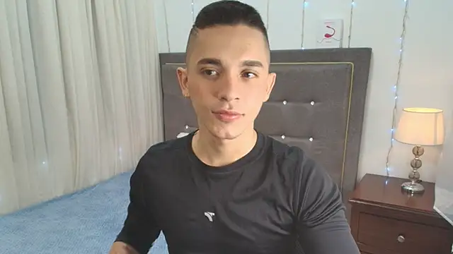 andeerr  online show from March 10, 2025, 7:50 pm