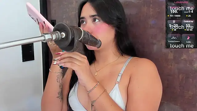 Snapshot of issie_cute chatting on March 12, 2025, 7:58 pm issie cute online show from March 12, 2025, 7:58 pm