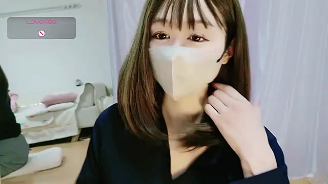 aaanyan online show from November 12, 2025, 10:24 pm