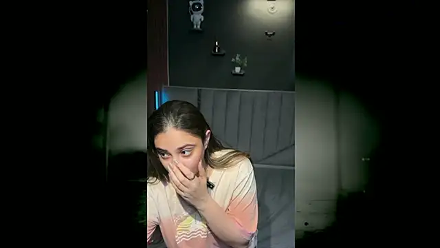 demieliss online show from September 26, 2025, 4:03 pm