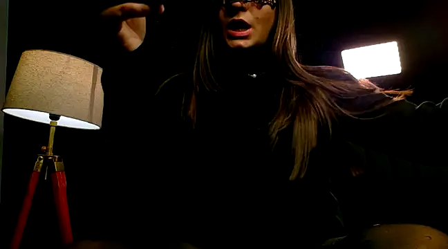 demieliss online show from February 6, 2025, 7:07 pm