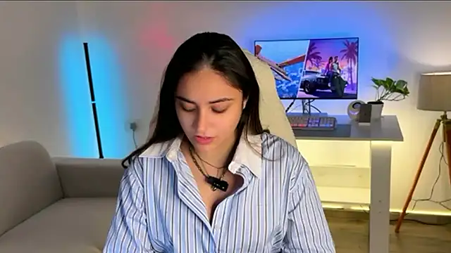 Snapshot of demieliss chatting on January 10, 2026, 5:08 pm demieliss online show from January 10, 2026, 5:08 pm