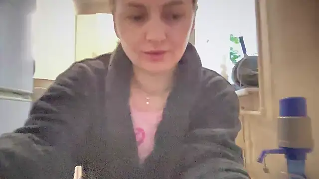 Snapshot of Viola_sweet chatting on January 16, 2026, 6:17 am Viola sweet online show from January 16, 2026, 6:17 am