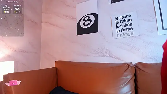 Snapshot of Aprillbrunette chatting on April 7, 2026, 11:56 am Aprillbrunette online show from April 7, 2026, 11:56 am