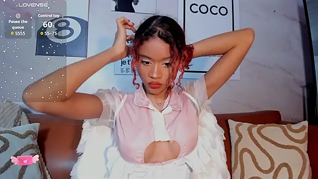 Aprillbrunette online show from November 7, 2025, 2:38 am