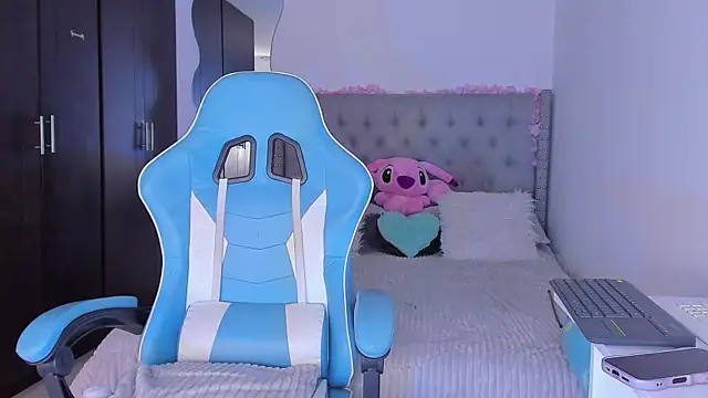 Violet Rost online show from November 2, 2025, 2:33 pm