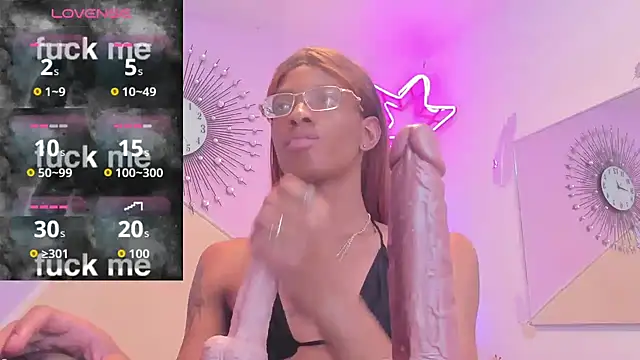 Snapshot of Tiffany_Valentine15 chatting on October 18, 2025, 8:55 pm Tiffany Valentine15 online show from October 18, 2025, 8:55 pm