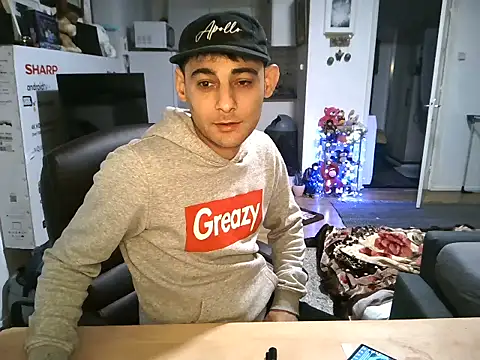 Snapshot of mihaimichael chatting on November 3, 2025, 10:57 pm mihaimichael online show from November 3, 2025, 10:57 pm