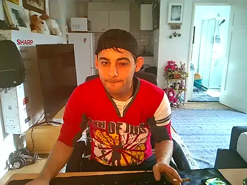 Snapshot of mihaimichael chatting on October 22, 2025, 12:26 pm mihaimichael online show from October 22, 2025, 12:26 pm