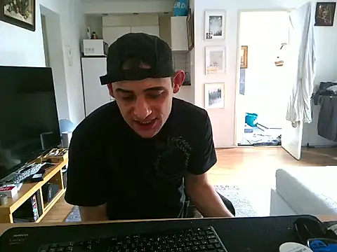mihaimichael online show from May 31, 2026, 1:50 pm