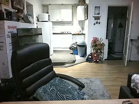 Snapshot of mihaimichael chatting on November 13, 2025, 8:13 pm mihaimichael online show from November 13, 2025, 8:13 pm