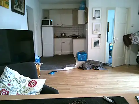 mihaimichael online show from May 13, 2026, 12:23 pm