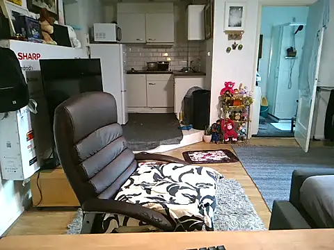 Snapshot of mihaimichael chatting on October 30, 2025, 2:47 pm mihaimichael online show from October 30, 2025, 2:47 pm