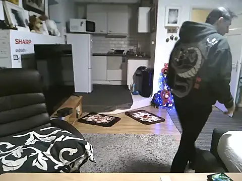 Snapshot of mihaimichael chatting on October 24, 2025, 9:36 pm mihaimichael online show from October 24, 2025, 9:36 pm