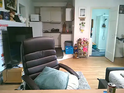 Snapshot of mihaimichael chatting on December 1, 2025, 11:55 am mihaimichael online show from December 1, 2025, 11:55 am