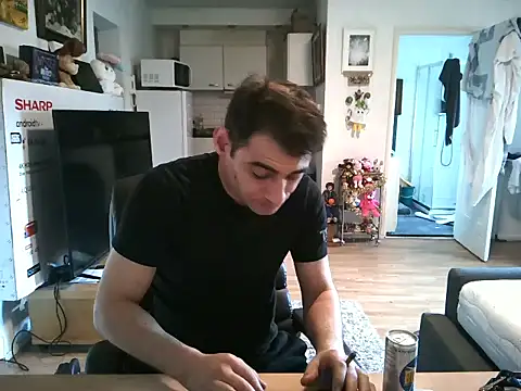 Snapshot of mihaimichael chatting on December 4, 2025, 12:59 pm mihaimichael online show from December 4, 2025, 12:59 pm