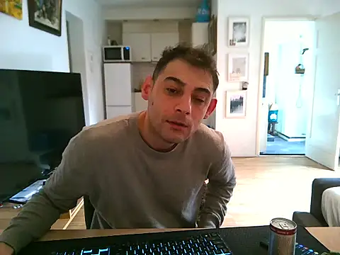 mihaimichael online show from May 11, 2026, 11:44 am