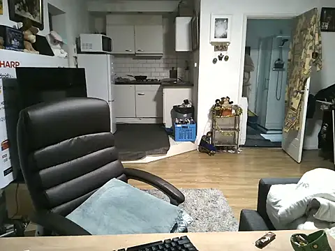 Snapshot of mihaimichael chatting on November 27, 2025, 2:28 pm mihaimichael online show from November 27, 2025, 2:28 pm