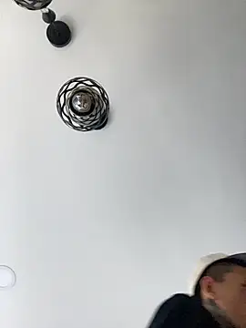 Herem369 online show from November 5, 2025, 9:18 pm