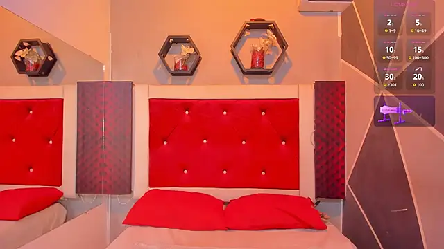 Snapshot of Karoll014 chatting on October 25, 2025, 12:04 pm Karoll014 online show from October 25, 2025, 12:04 pm