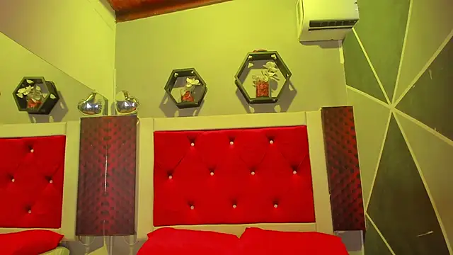 Karoll014 online show from February 9, 2026, 12:03 pm