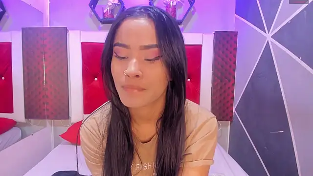 Snapshot of Karoll014 chatting on December 2, 2025, 12:07 pm Karoll014 online show from December 2, 2025, 12:07 pm