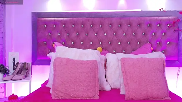 Snapshot of Tayzon_Foxxx chatting on November 21, 2025, 12:15 pm Tayzon Foxxx online show from November 21, 2025, 12:15 pm